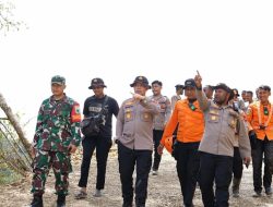 Hari Ke-5 Penanganan Banjir Bandang, Karo Ops Polda Papua Barat Tinjau Lokasi Bencana di Pegunungan Arfak