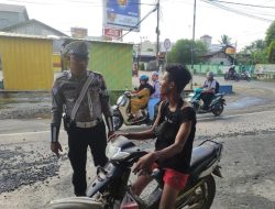 Temukan pelanggaran lalulintas, Satlantas Polres Katingan beri himbauan humanis.