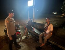 Personil Polsek lamandau melaksanakan Patroli dan sambangi warga masyarakat