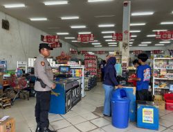 Patroli Polsek Bulik Sambangi Alfamart, Cegah Aksi Kejahatan Pada Toko Modern