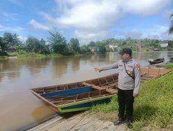 Personel Polsek Laks Giat Sosialisasi Di Bantaran Sungai Sekaligus Monitoring Debit Air DAS Katingan.