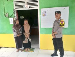 Bhabinkamtibmas Sosialisasikan Layanan Hotline 110 kepada Masyarakat