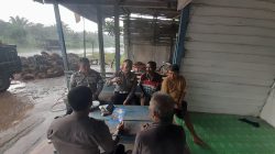 Satlantas Polres Lamandau Sosialisasikan Bahaya Over Dimension dan Over Loading kepada Sopir Angkutan Barang