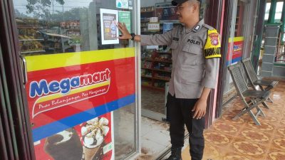 Bhabinkamtibmas Sosialisasikan Layanan Hotline 110 kepada Masyarakat