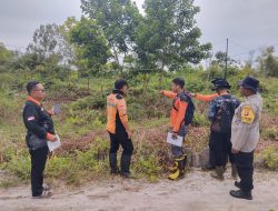 Cegah Karhutla di Bukit Tunggal, Bhabinkamtibmas Polsek Pahandut Dampingi Patroli Lahan TSAK
