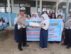Satlantas Polresta Palangka Raua Ingatkan Pelajar SMPN 9 Dilarang Mengendarai Sepeda Motor