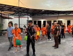 Kawal Tahanana Ke Lapas II Sampit, Personel Ditsamapta Polda Kalteng Laksanakan Pengawalan Dan Pengamanan 26 Tahanan Polda Kalteng