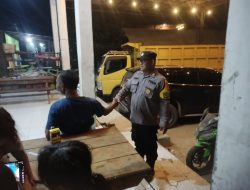 Polsek Lamandau Sambang Masyrakat yang Sedang Nongkrong