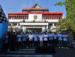Semarakkan Hakopnas ke-78, Kapolda Kalteng Ikuti Jalan Sehat Bersama Masyarakat