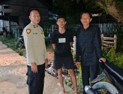 Cek aktifitas warga pada Malam hari, Personil Polsek Tasik payawan pastikan warga merasa aman.