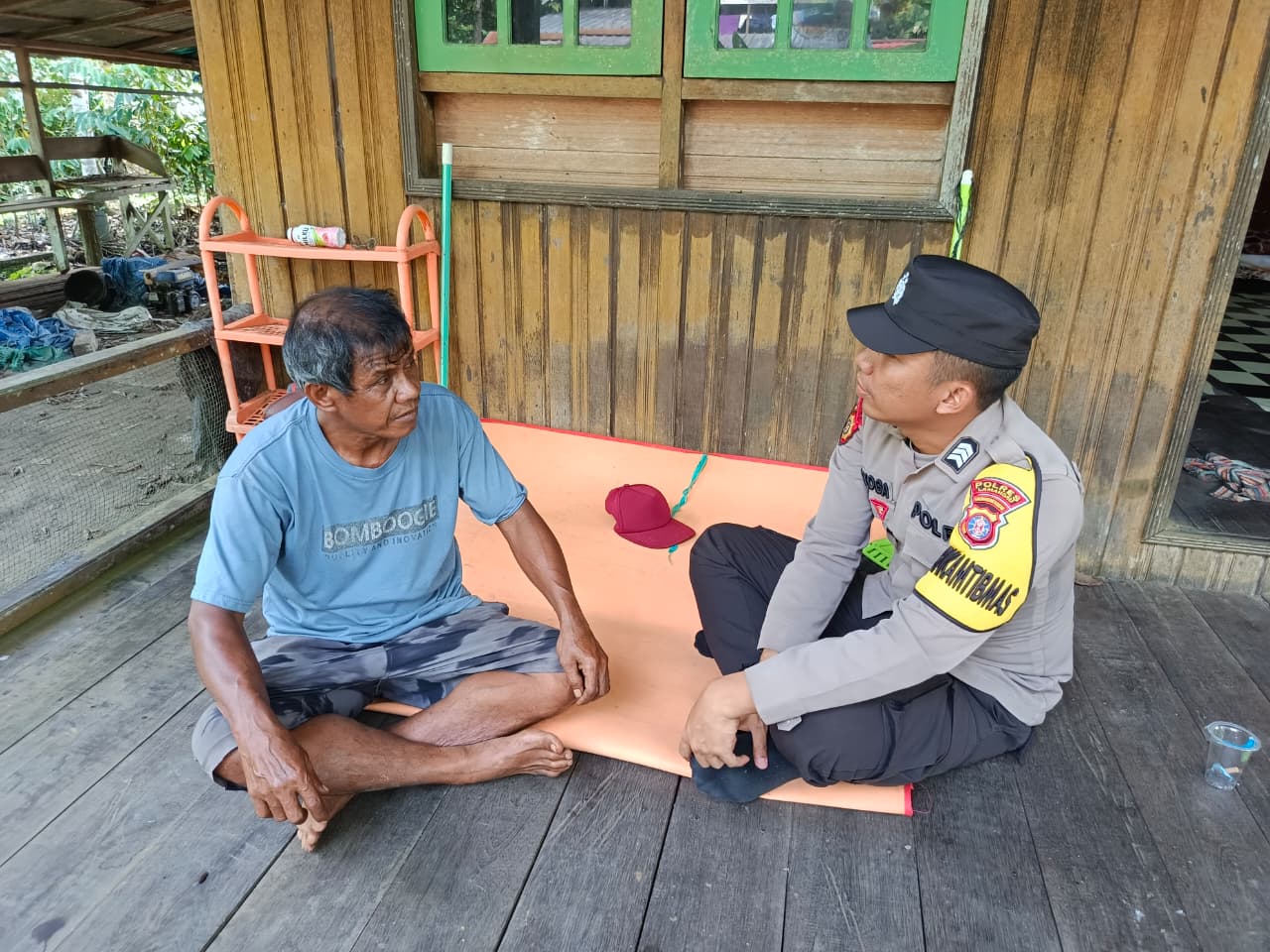 Bhabinkamtibmas Sambang ke Rumah Warga Masyarakat Binaannya