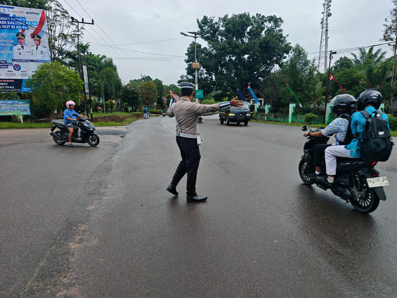 Satuan Lantas Polres lamandau Laksanakan Pengaturan Lalin Pada Pagi hari