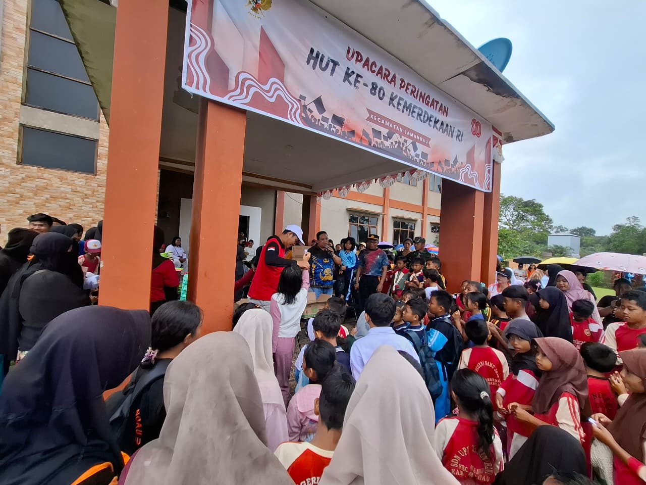 Semarak HUT RI, Polsek Lamandau Pastikan Jalan Sehat Berjalan Aman dan Kondusif