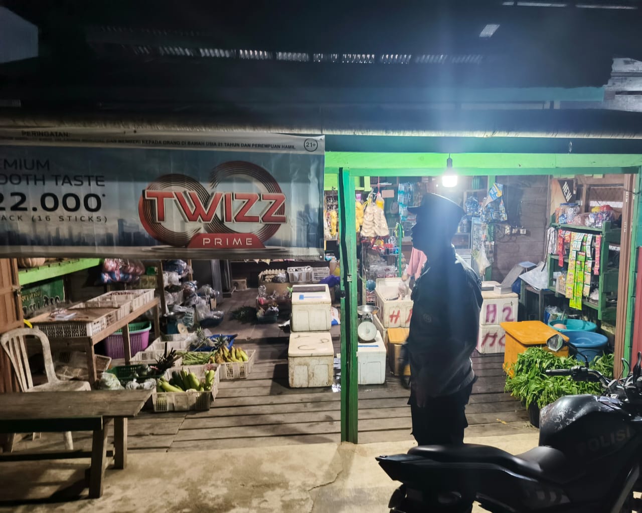 Piket Polsek Delang Silaturahmi Ke Masyarakat