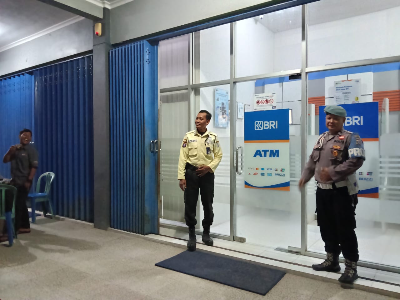 Polsek Bulik Patroli Sambangi Satpam Bank BRI