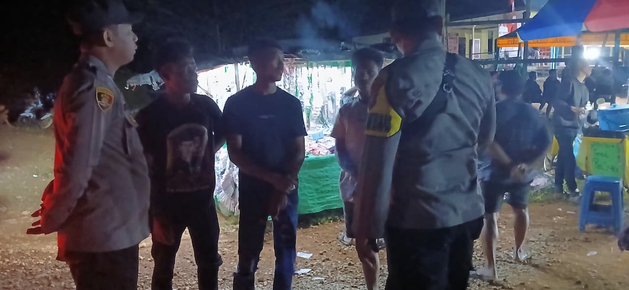 Hadir Di Tengah Masyarakat, Polsek Lamandau Patroli Dialogis Malam Cegah Gangguan Kamtibmas