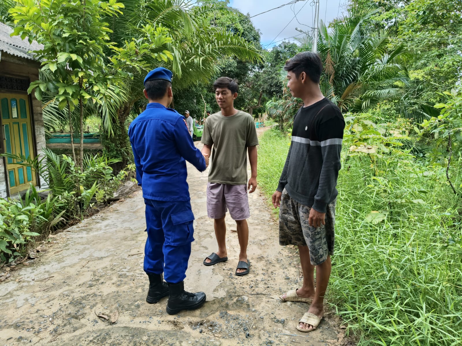 Patroli Dialogis, Ditpolairud Sambangi Warga Palangkau Lama
