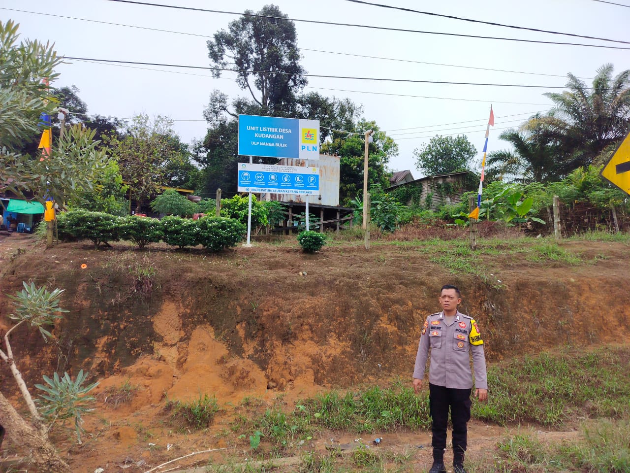 Piket Polsek Delang melaksanakan giat patroli Tempat Objek Vital