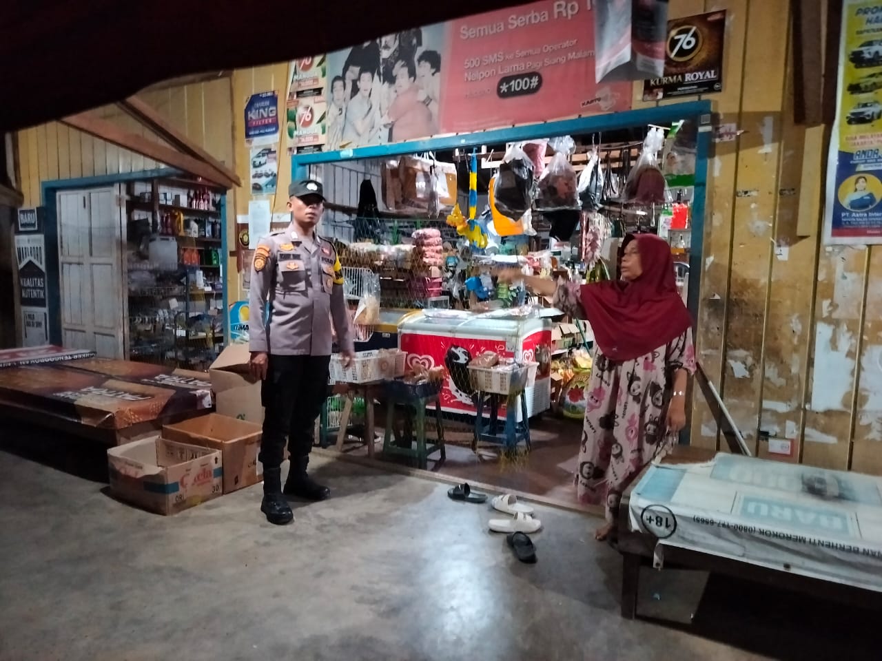 Piket Polsek Delang Silaturahmi Ke Masyarakat
