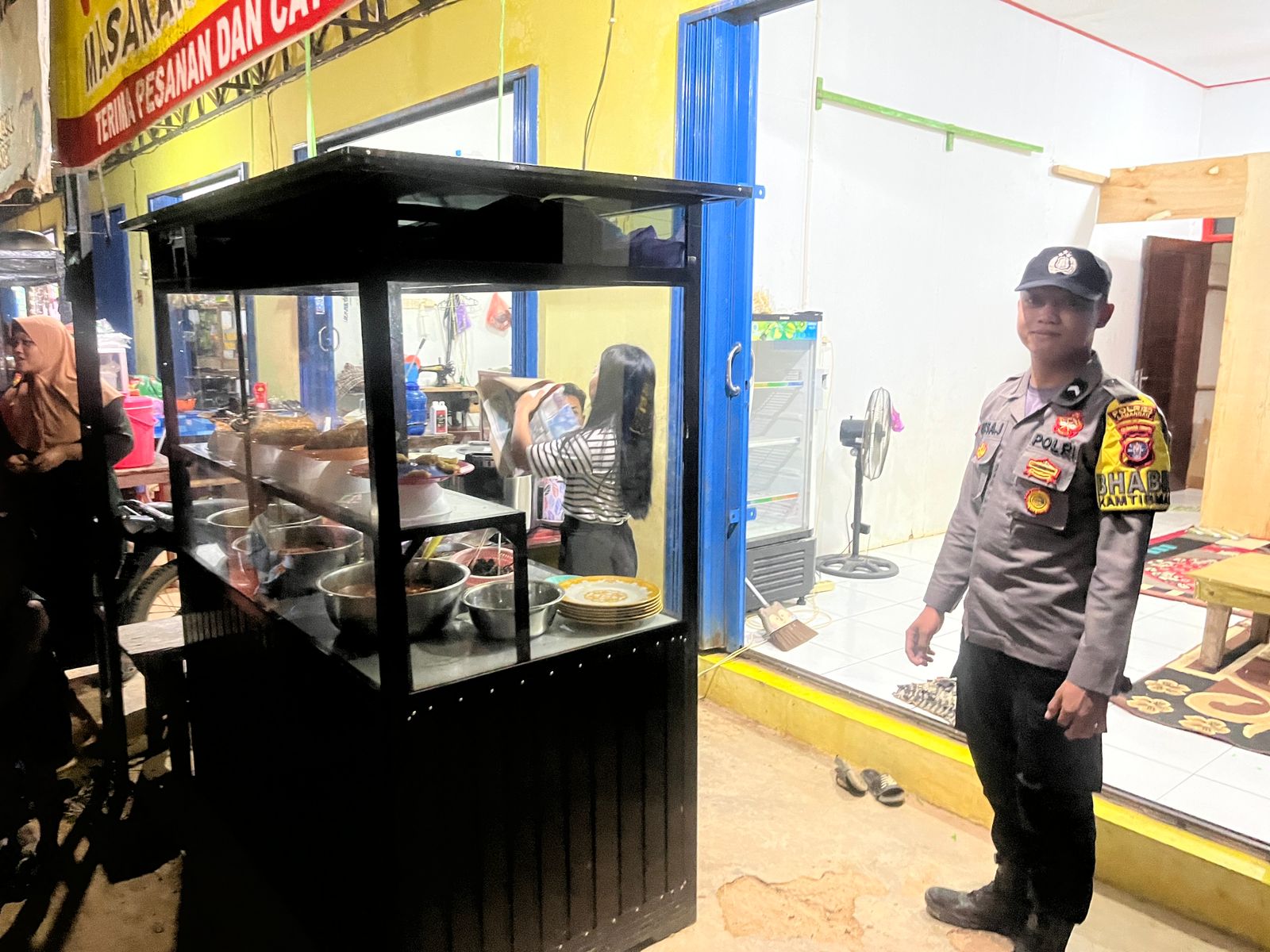 Piket Polsek lamandau melaksanakan Silaturahmi ke masyarakat