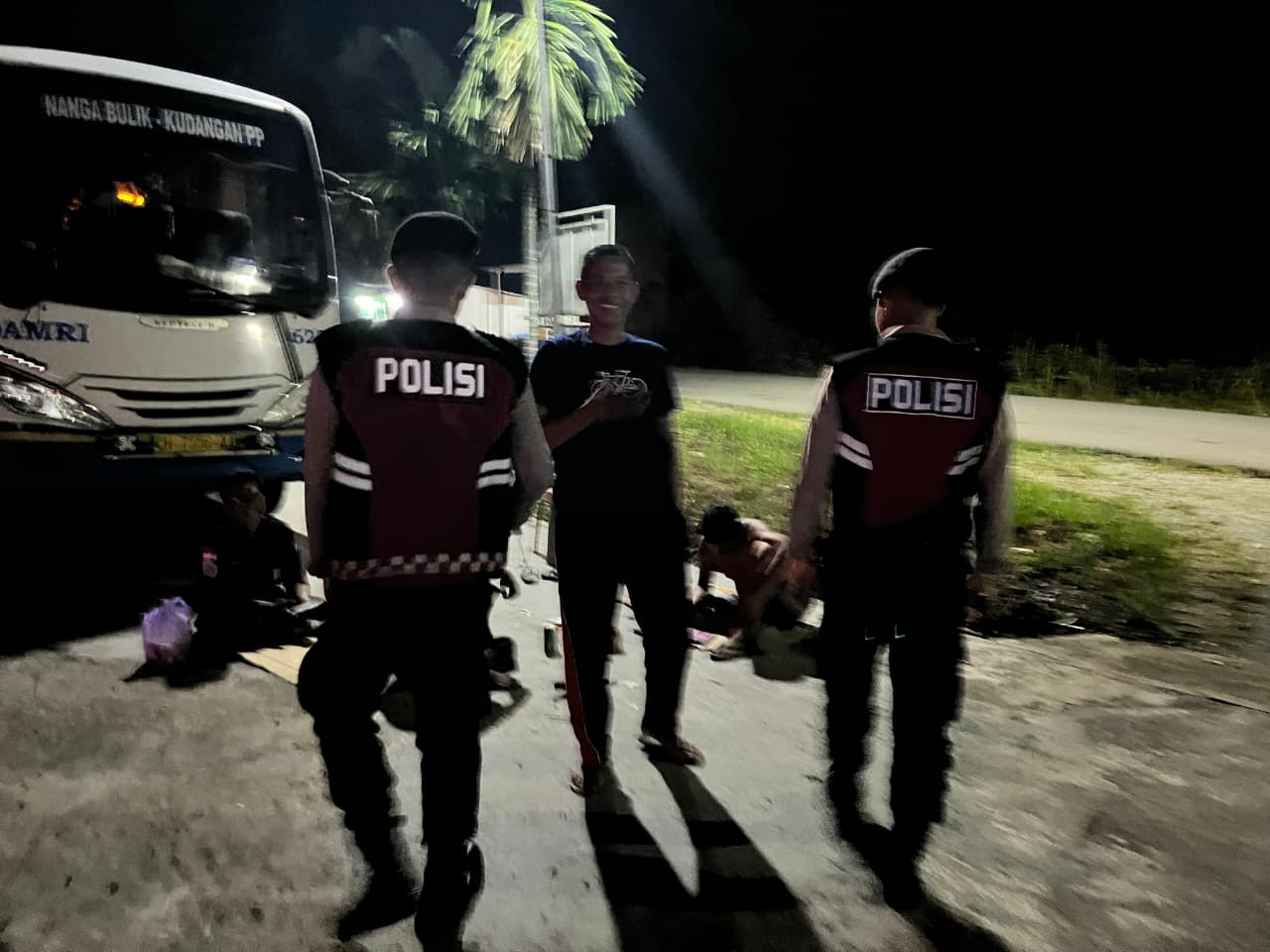 Sat Samapta Polres Lamandau Patroli Malam Hari, Jaga Kamtibmas dan sambang sejumlah Tempat