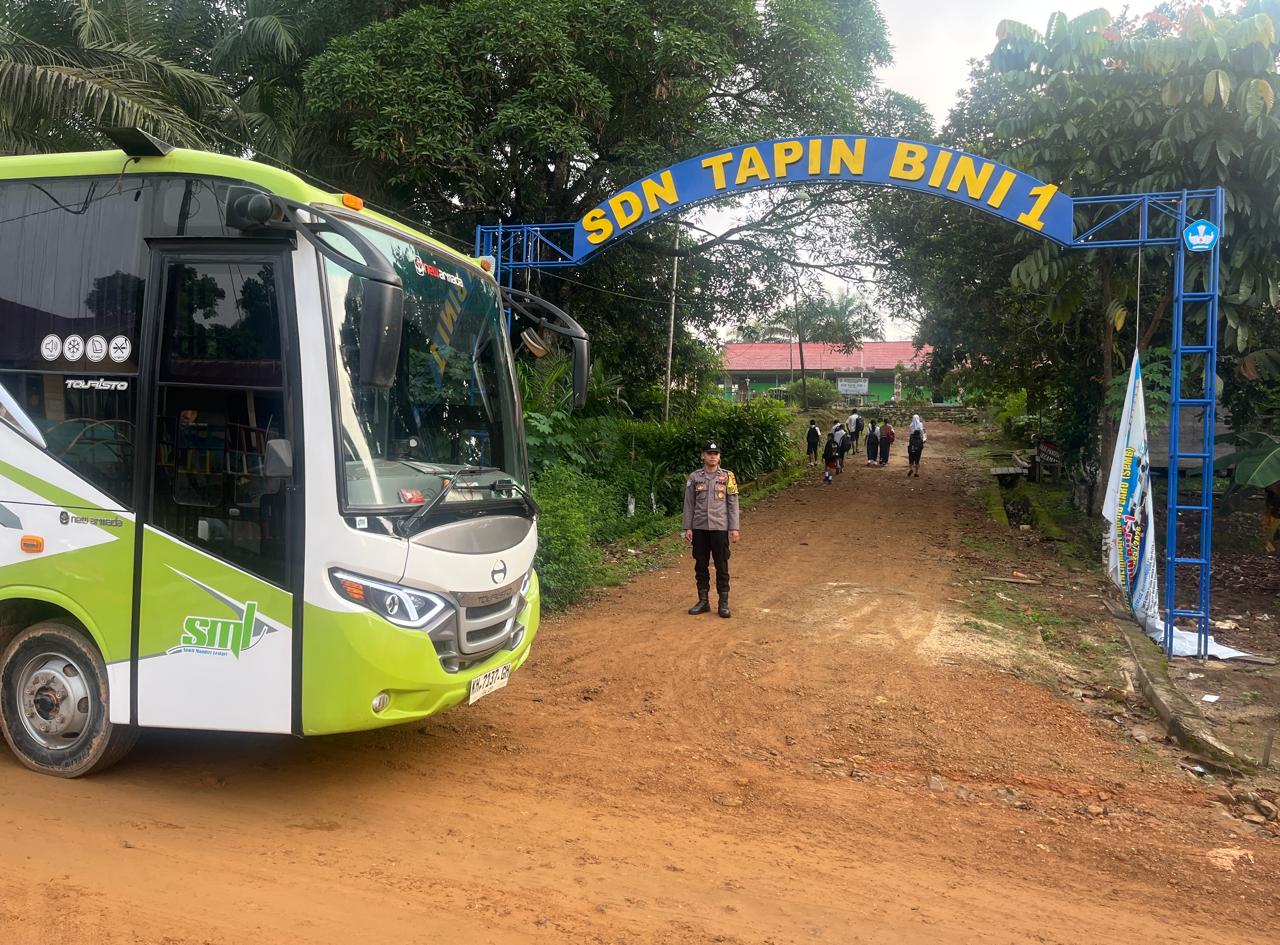 Satuan Lantas Polres lamandau Laksanakan Pengaturan Lalin Pada Pagi hari