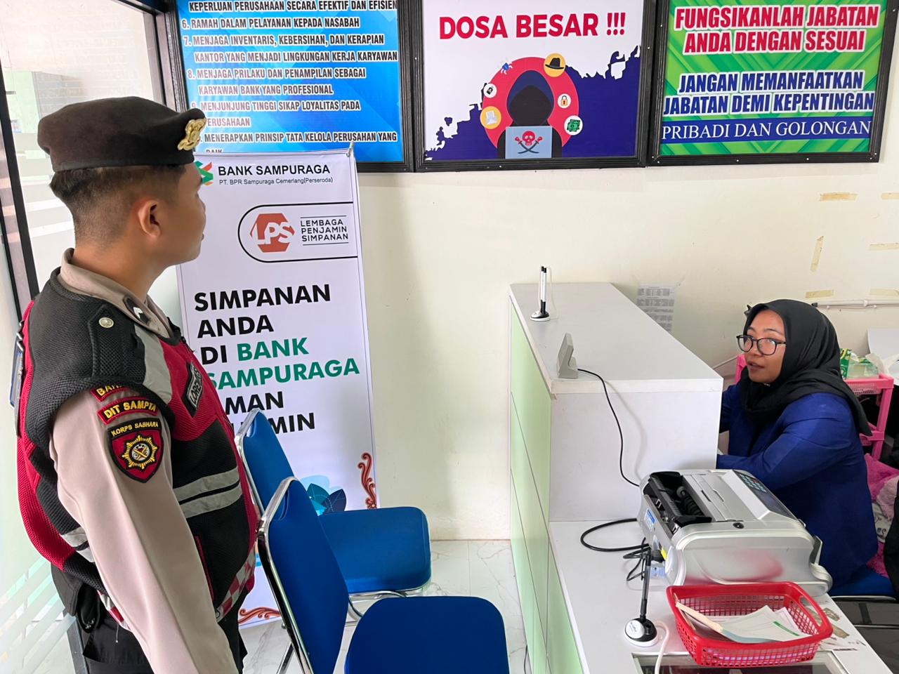 Sat Samapta Laksanakan Sambang Ke Pertokoan