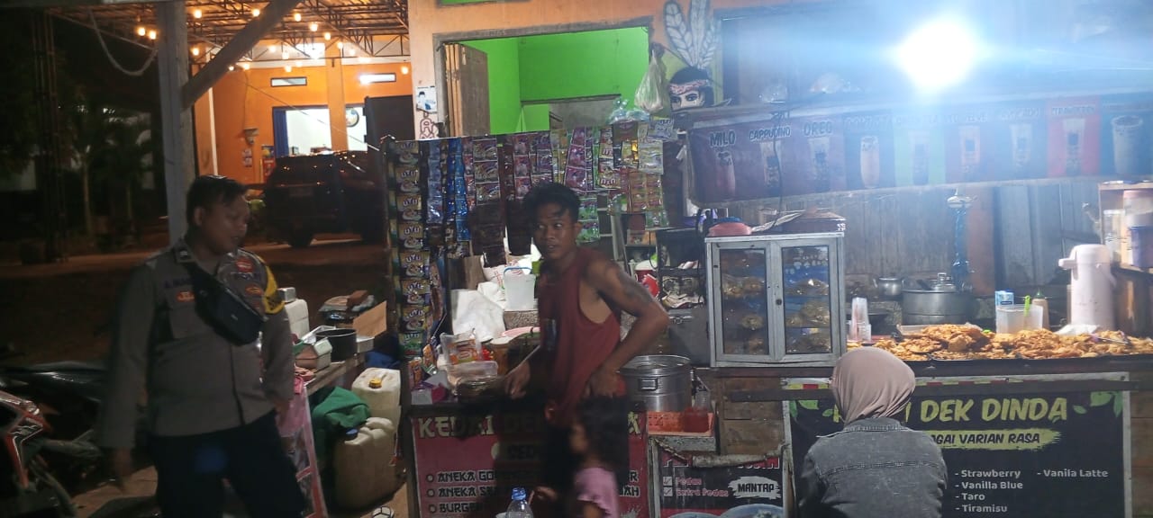 Piket Polsek Lamandau Silaturahmi Ke Pedagang