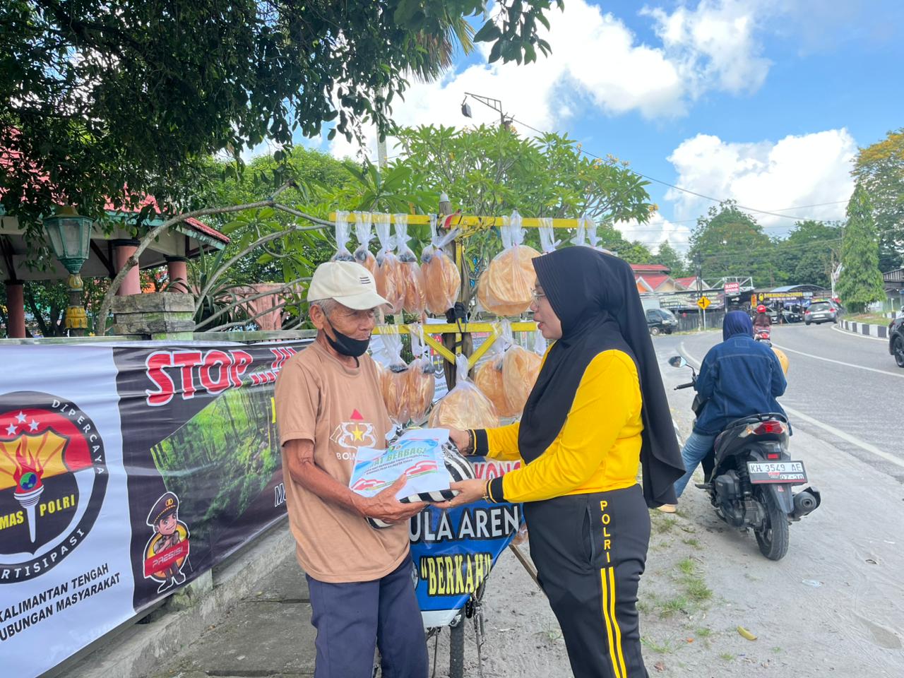 Peduli Sesama, Rumkit Bhayangkara Polda Kalteng Tebar Manfaat Lewat Program Jumat Berbagi