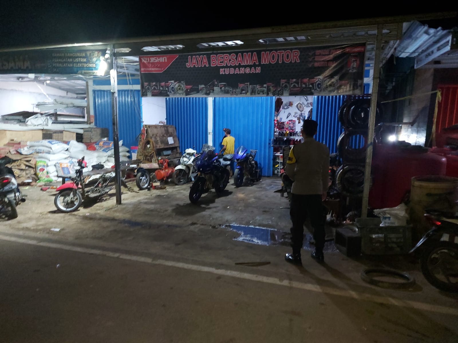 Piket Polsek Patroli kepertokoan diwilkum Polsek Delang