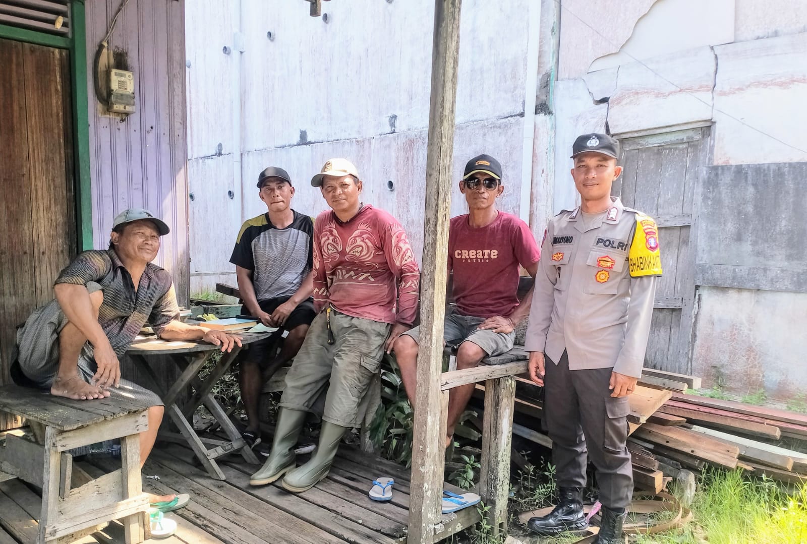 Melalui Bhabinkamtibmas, Polsek Katingan Kuala Sampaikan Pesan-Pesan Kamtibmas Ke Masyarakat