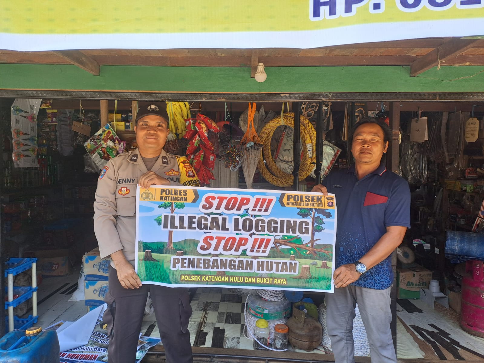 Upaya Pencegahan Penebangan Hutan secara Liar (Ilegal Logging), Bhabinkamtibmas sosialisasi kepada masyarakat.
