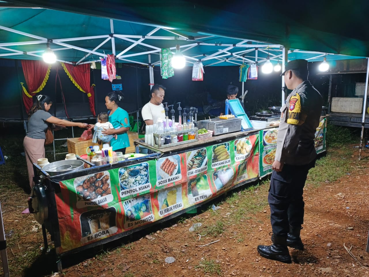 Piket Polsek Lamandau Silaturahmi Ke Pedagang