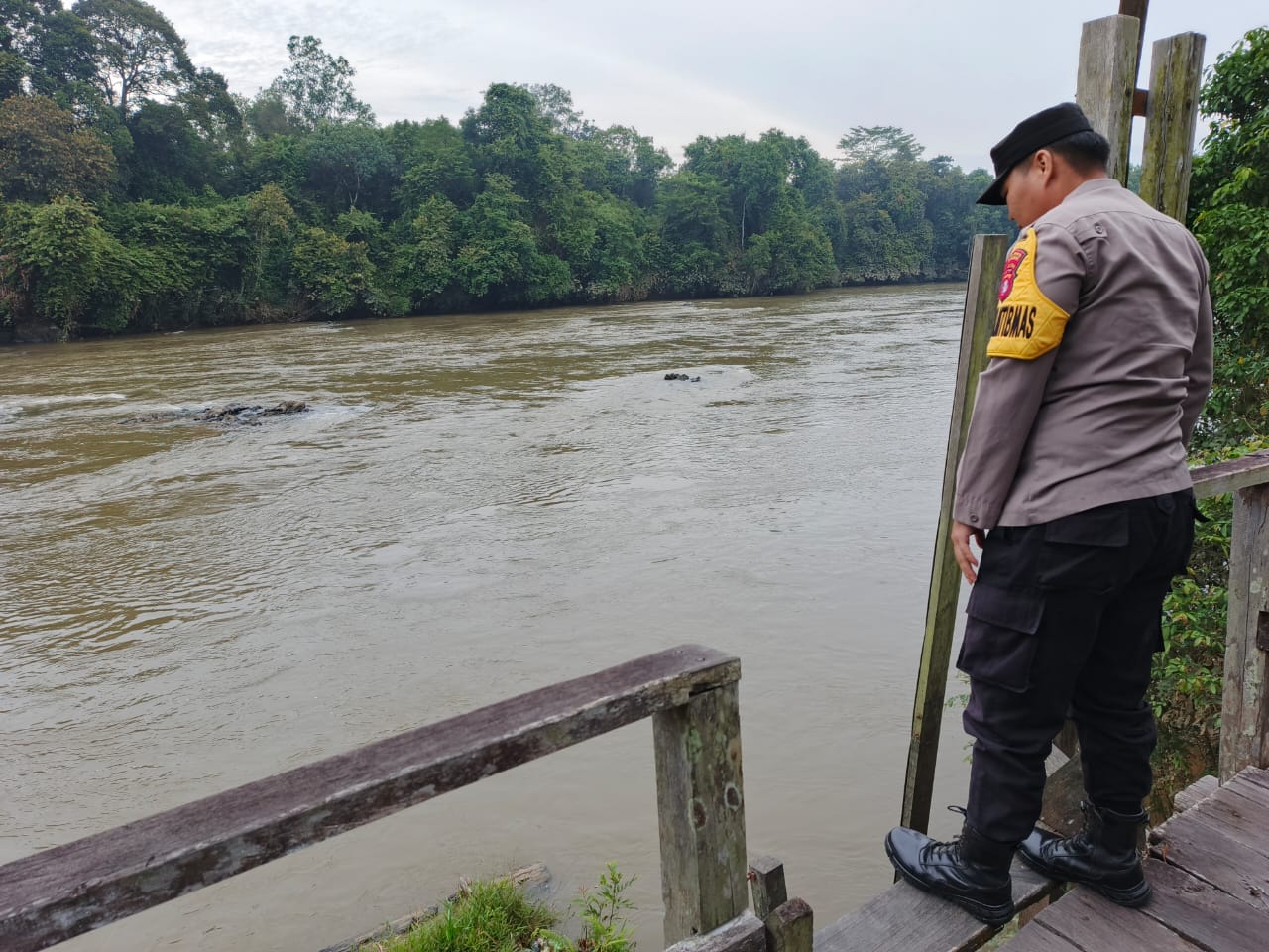 Piket Polsek Cek Debit Air Sungai Lamandau