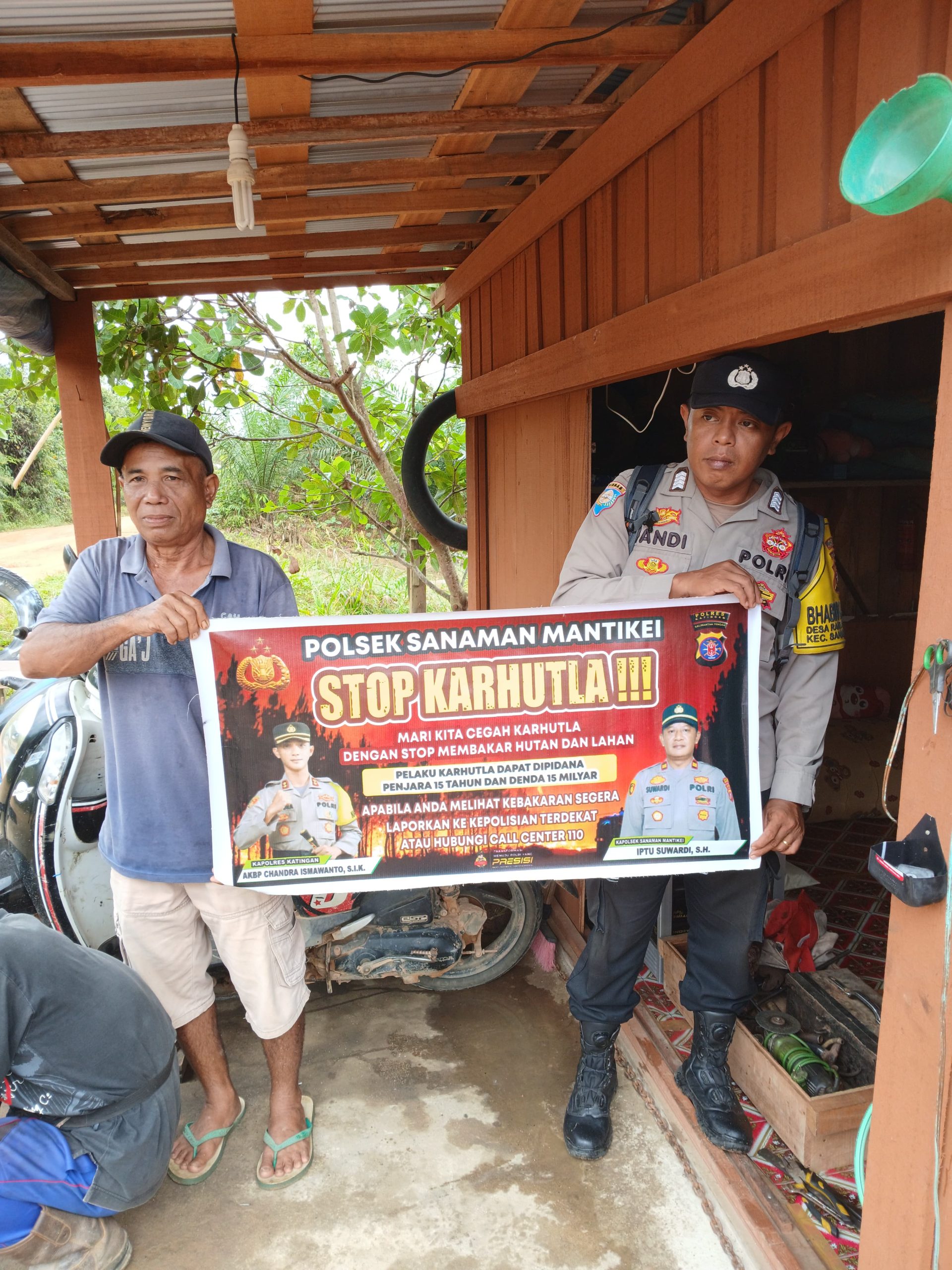 Cegah Kebakaran Hutan dan Lahan Bhabinkambtibmas Polsek Sanaman Mantikei Sosialisasi Karhutla