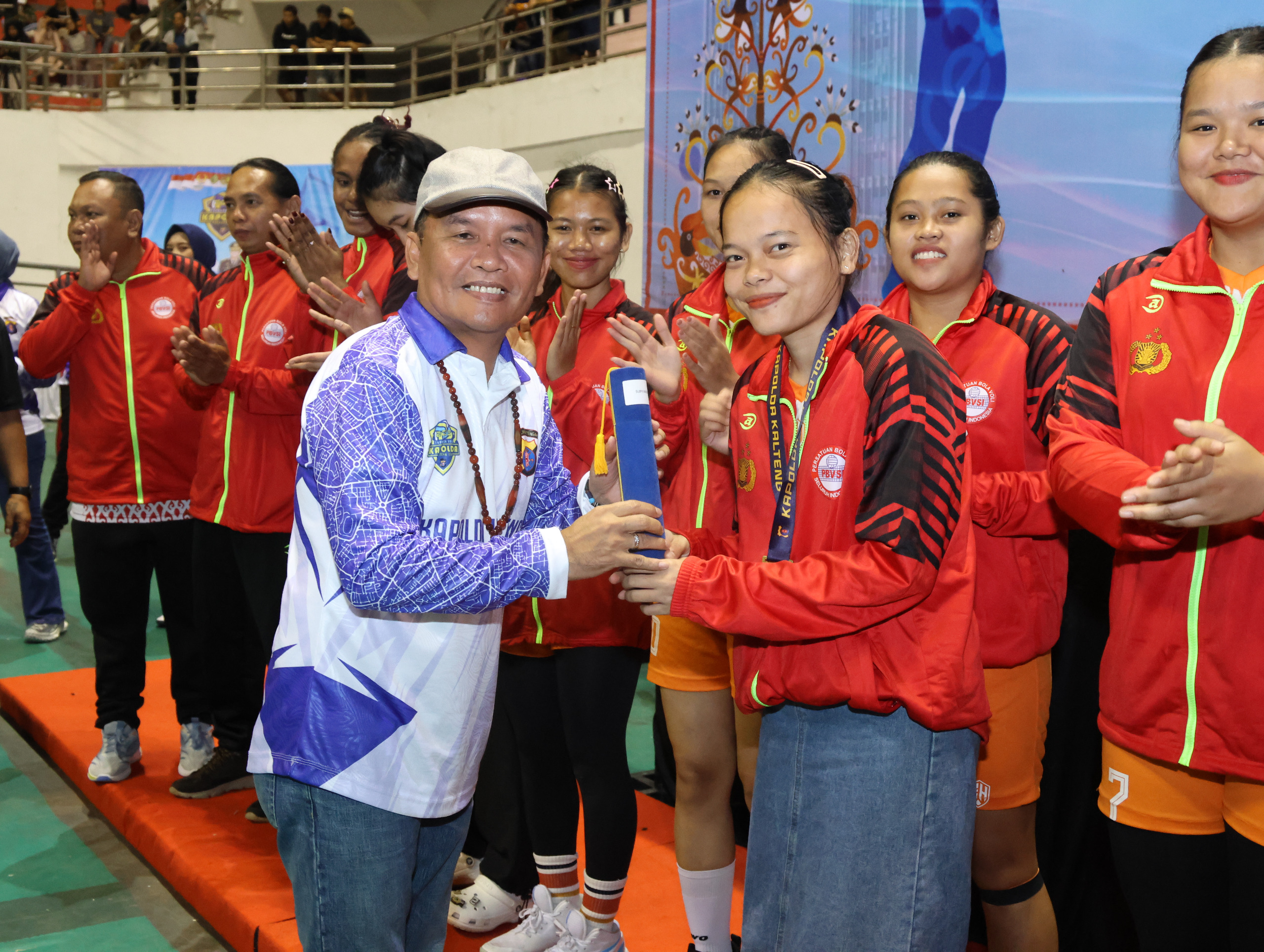 Turnamen Bola Voli Kapolda Kalteng Cup 2025 Resmi ditutup, Kapolda: Ajang ini Lahirkan Atlet Berprestasi di Bumi Tambun Bunga