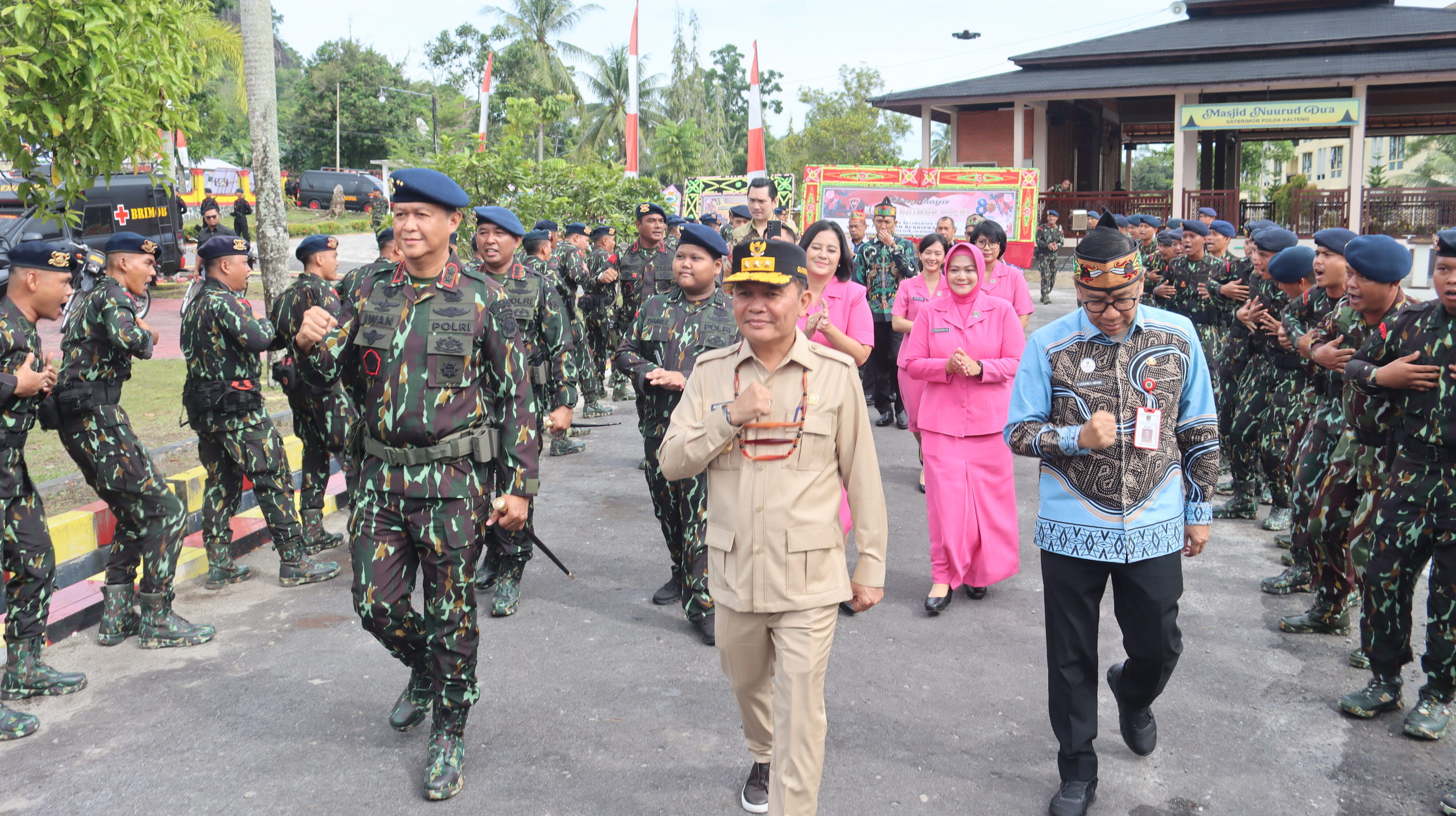 Tari Kolosal hingga Aksi Lapangan Warnai Syukuran HUT Brimob ke-80 di Polda Kalteng