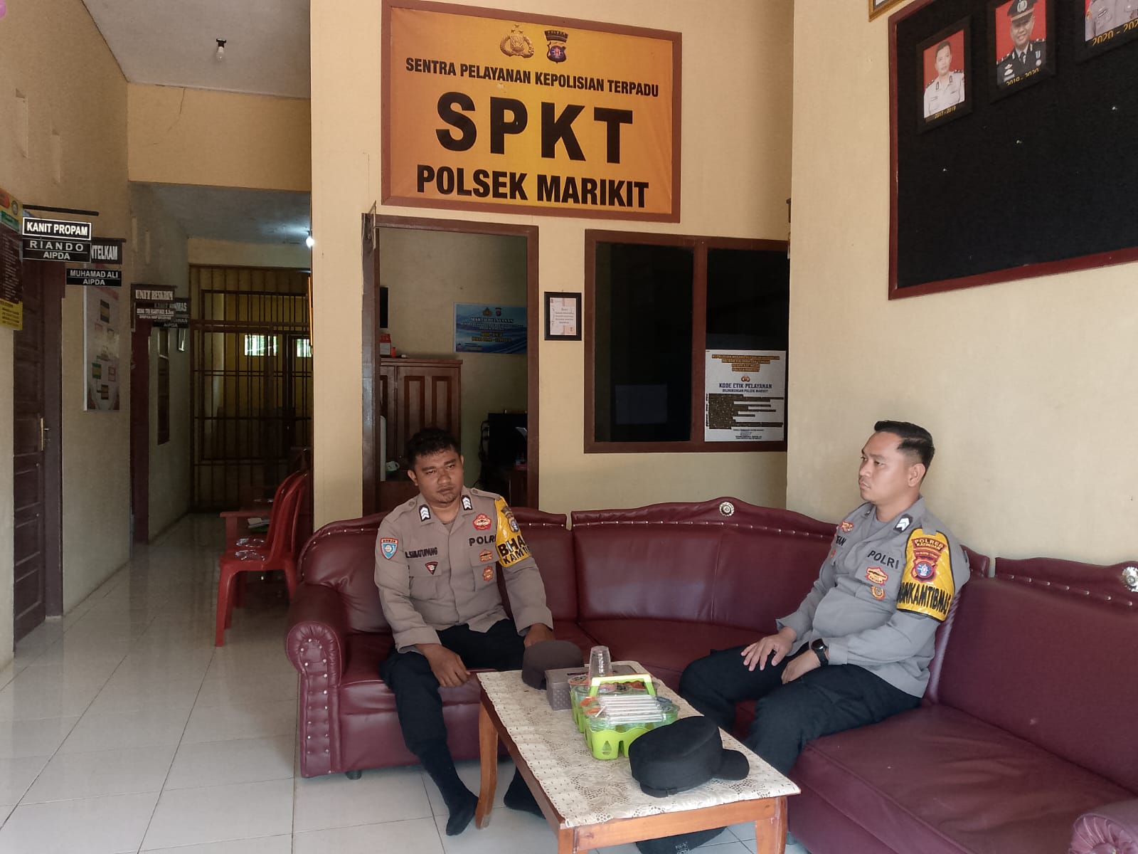 Personil Polsek Marikit Stand By di Mako Penjagaan.