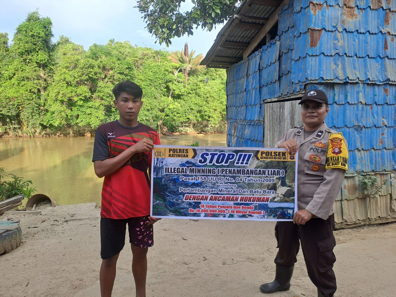 Upaya pencegahan Penambangan Emas Tanpa Ijin (PETI) di Kecamatan Katingan Hulu dan Bukit Raya, Bhabinkamtibmas sosialisasi kepada masyarakat.