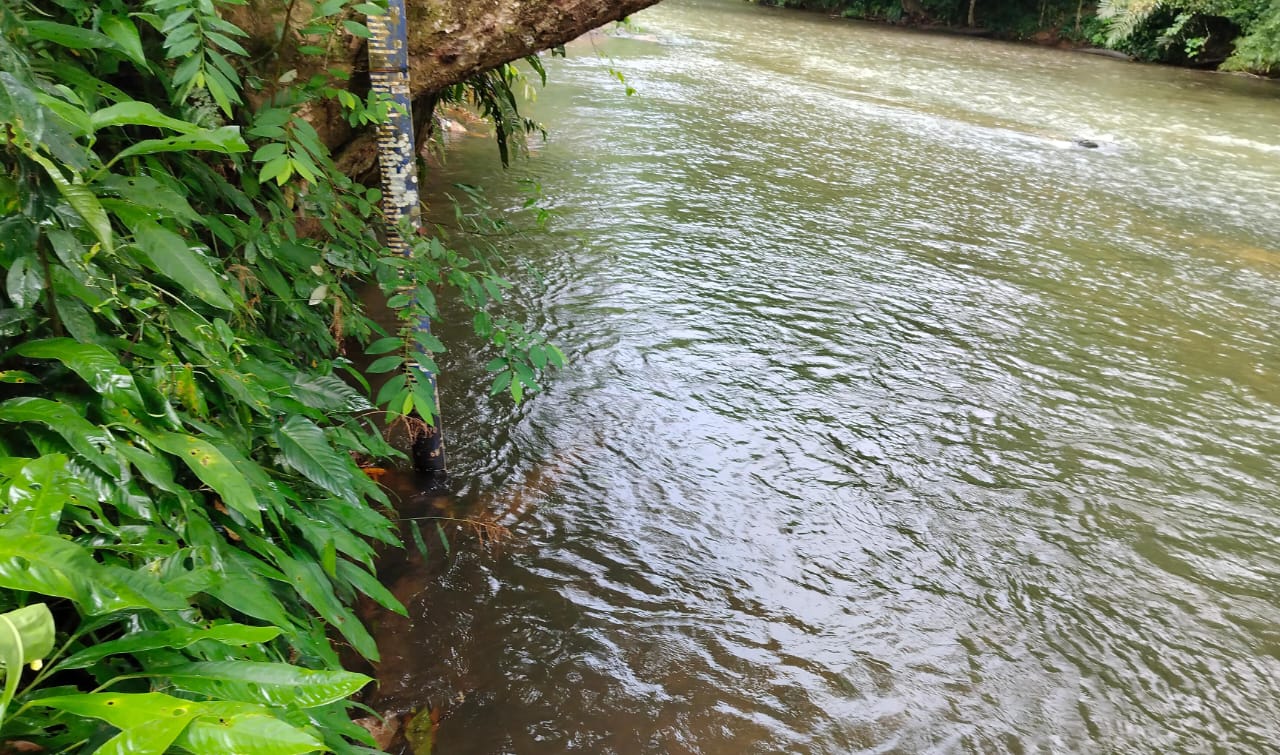 Piket Polsek Delang cek debit air DAS Delang