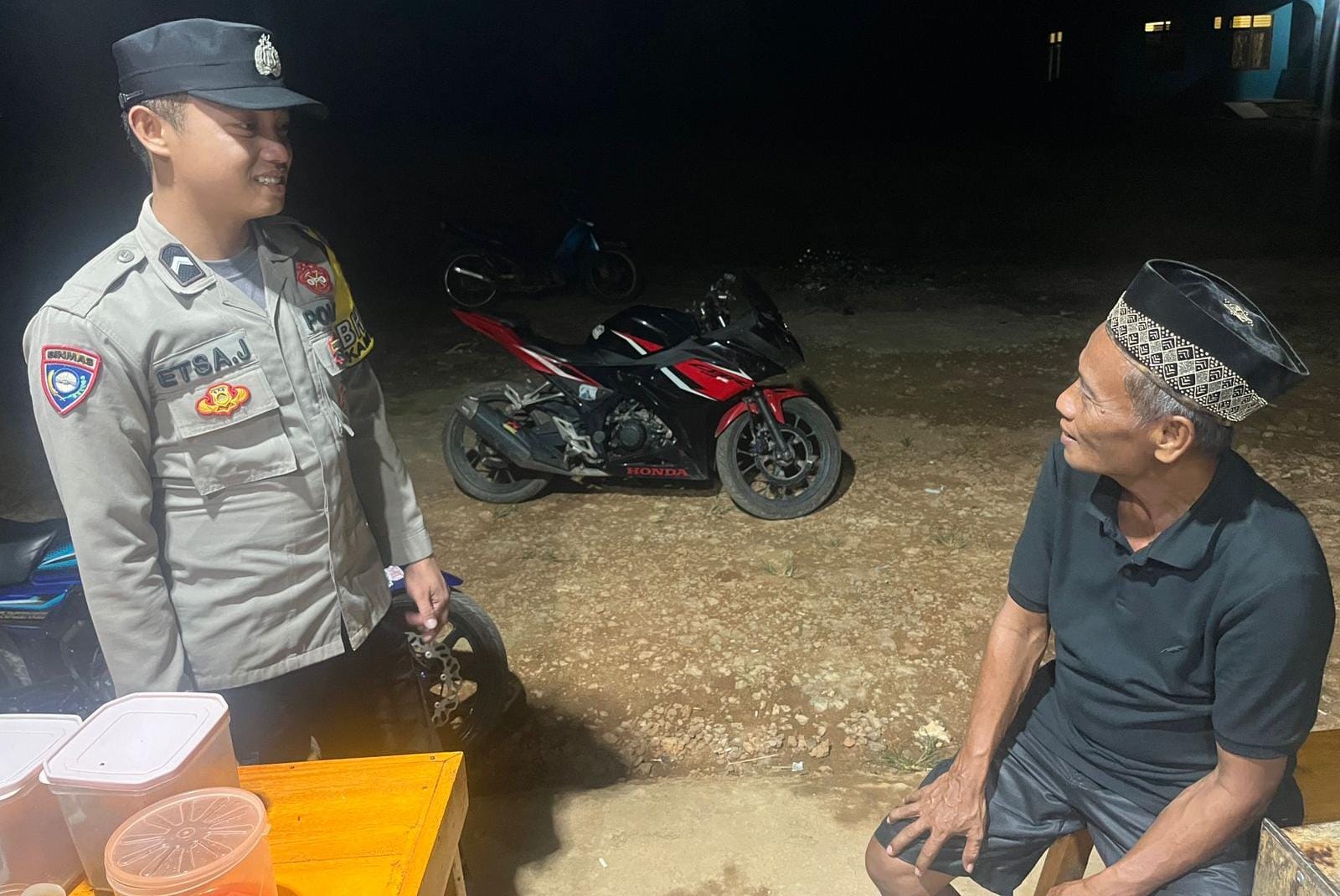 Personel Polsek lamandau melaksanakan sambang kerumah warga