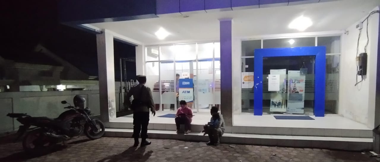 Piket Malam Polsek Bulik Patroli ke Perbankan (ATM) diwilkum Polsek Bulik