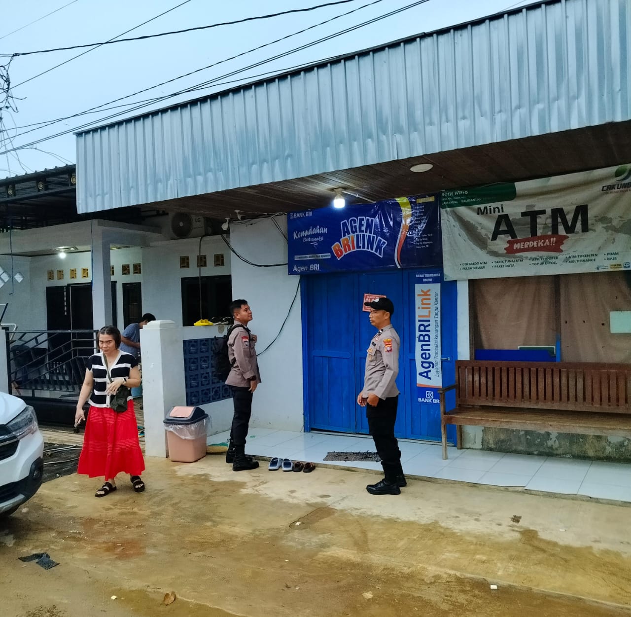 Piket Polsek Delang melaksanakan Silaturahmi ke warga masyarakat