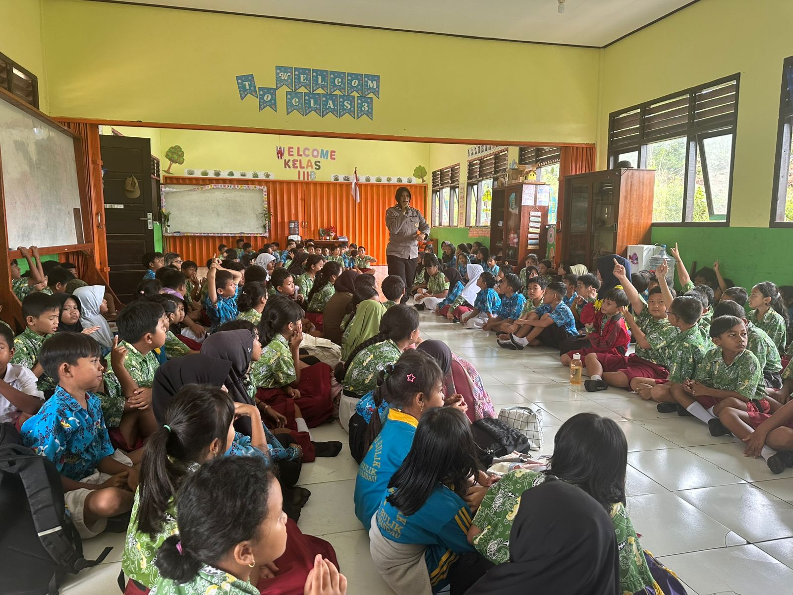 Sat Binmas Polres Lamandau Gelar Sosialisasi Kenakalan Anak dan Wawasan Kebangsaan di SDN 7 Bulik