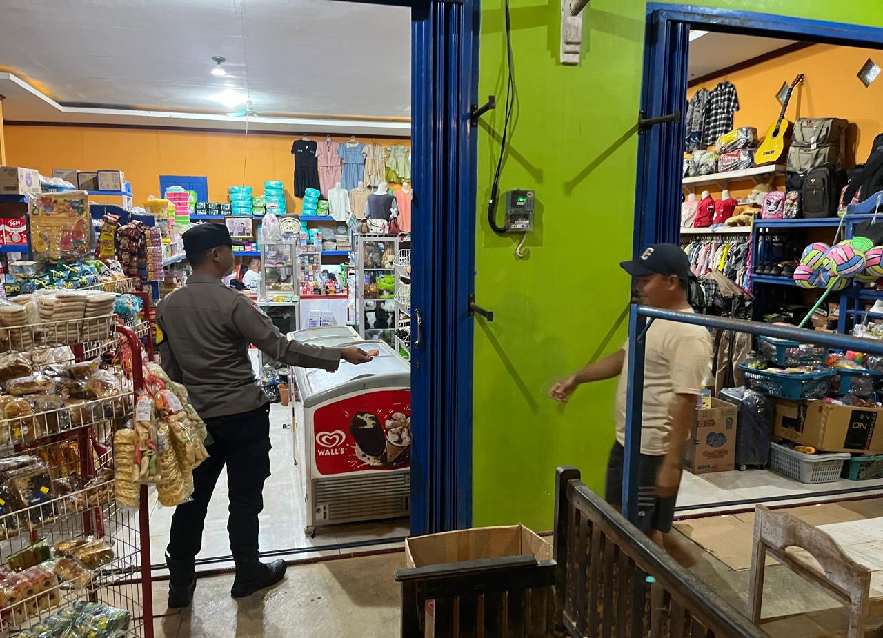 Piket Polsek Lamandau Silaturahmi Ke Pedagang