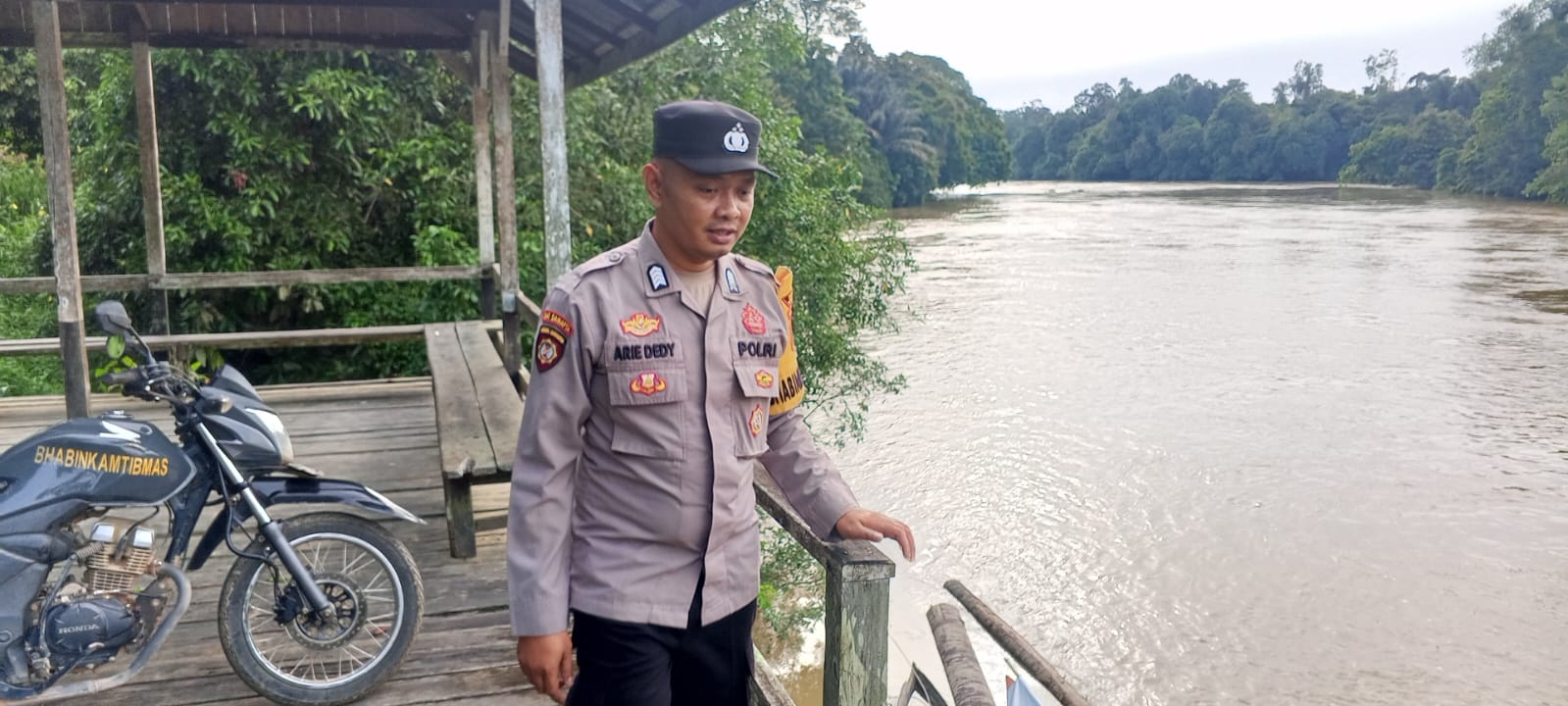 Piket Polsek Cek Debit Air Sungai Lamandau