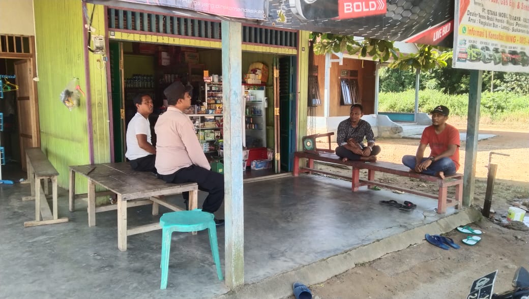 Piket Polsek Delang melaksanakan Silaturahmi ke warga masyarakat