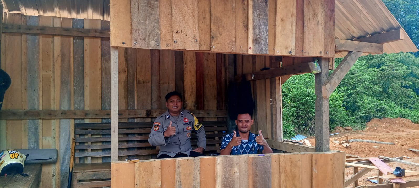 Personil Polsek Lamandau Patroli dan Sambang Pos Satpam Perusahaan