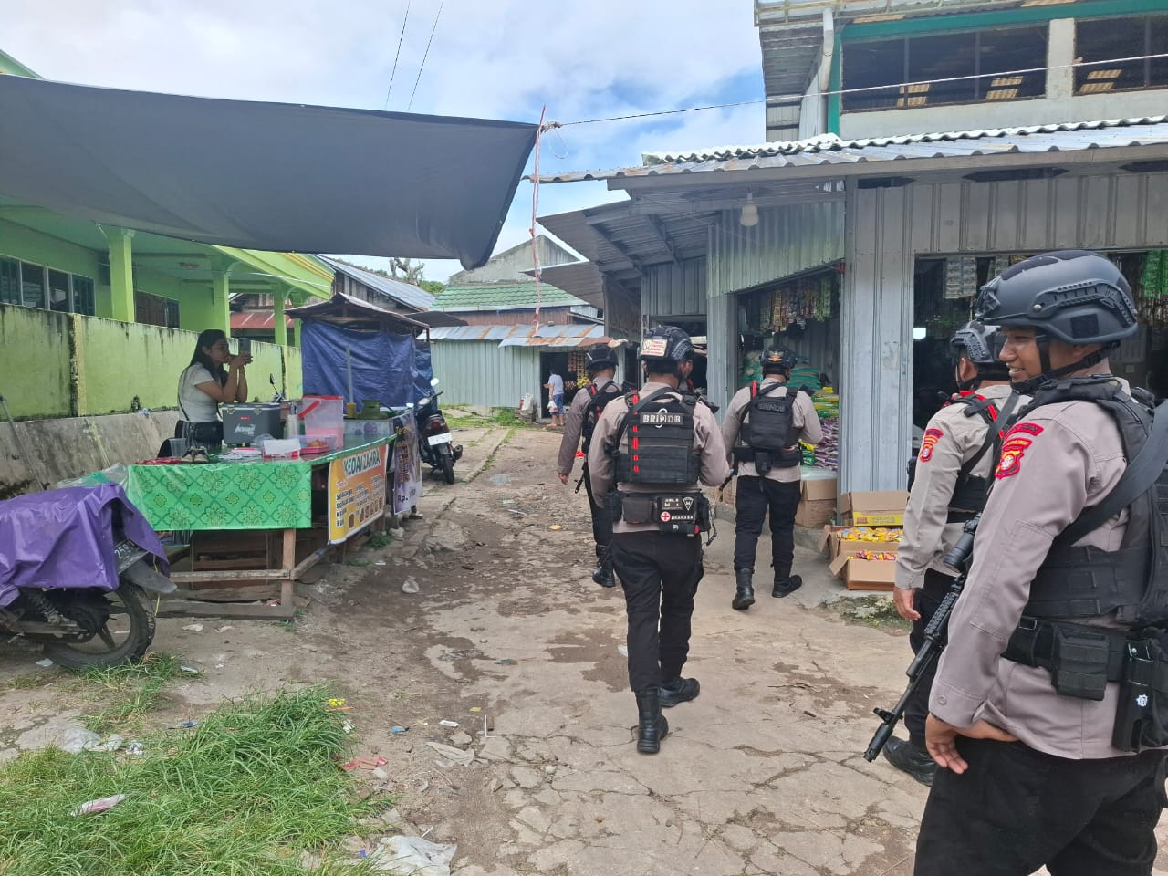 Brimob Kalteng Gelar Patroli Dialogis di Tangkiling untuk Jaga Stabilitas Kamtibmas