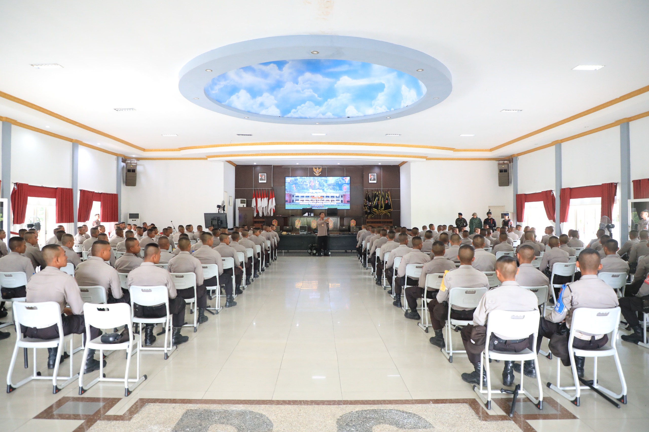 Bangun Generasi Polri Tangguh, Wadansatbrimob Kalteng Paparkan Sejarah dan Prestasi Brimob